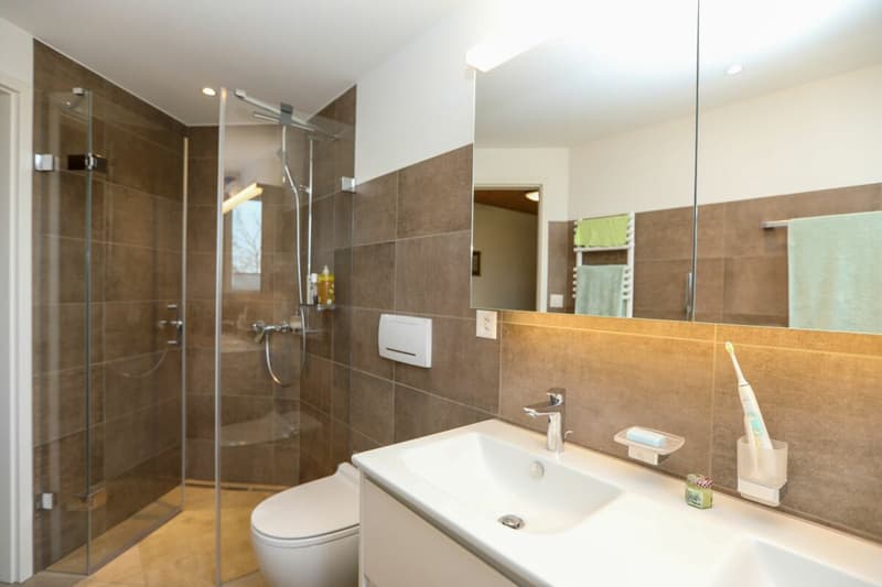 Familienfreundliches Doppeleinfamilienhaus mit idyllischem Garten (10)