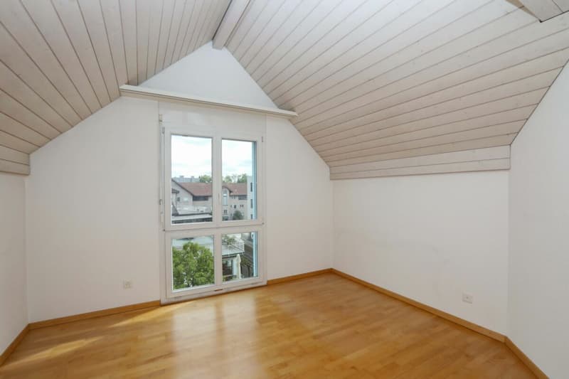Dachwohnung mit Galerie direkt am Bahnhof (8)
