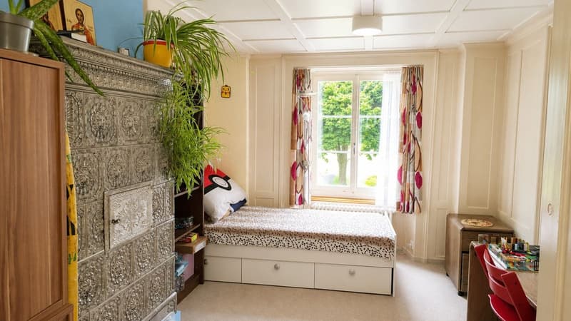 Vielseitiges Wohnhaus zur Miete in Linthal (8)