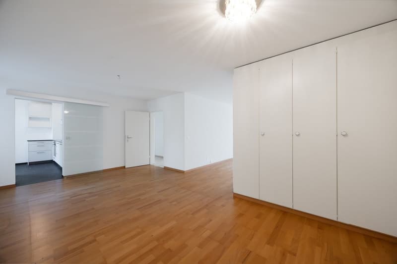 Geräumige 5.5-Zimmer-Wohnung in Familienfreundlicher Lage (2)