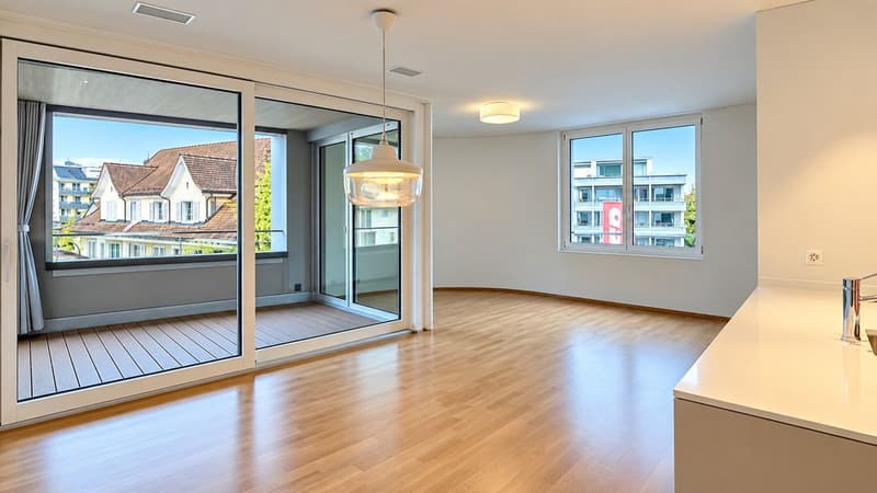 Moderne helle 3.5-Zimmer Wohnung mit Blick in Siebnen (3)