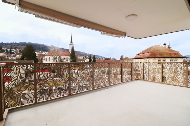 Exklusive 4.5-Zimmer-Wohnung mit Weitsicht und vielseitigem Parkplatzangebot (11)