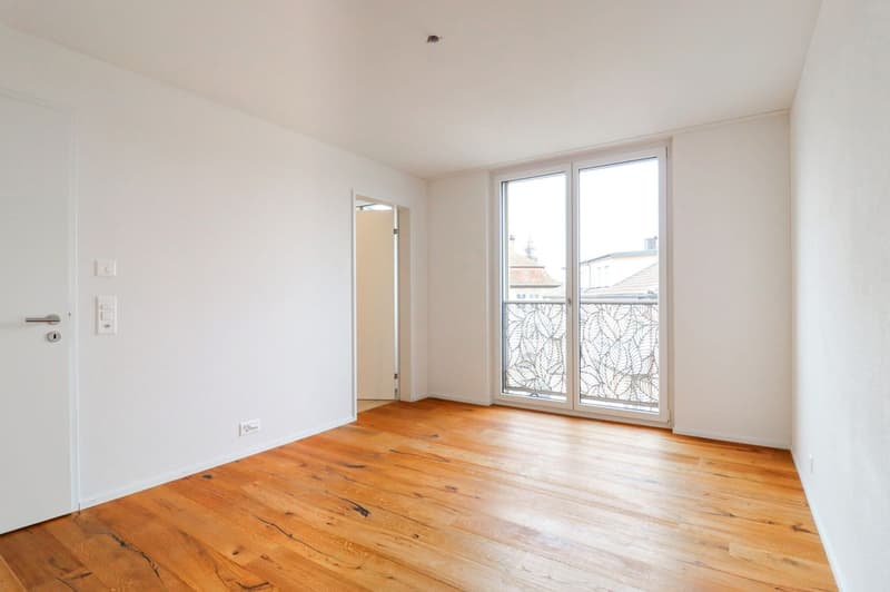 Exklusive 4.5-Zimmer-Wohnung mit Weitsicht und vielseitigem Parkplatzangebot (6)