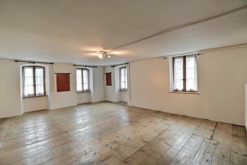 Village house 12.5 rooms in Brent (22)