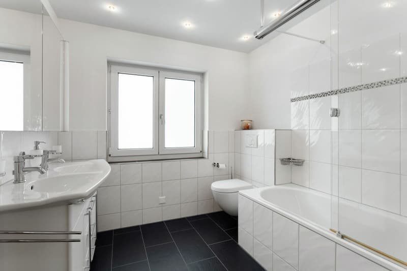 Grosszügiges 10½-Zimmer-Einfamilienhaus mit vielseitigem Nutzungspotenzial! (9)