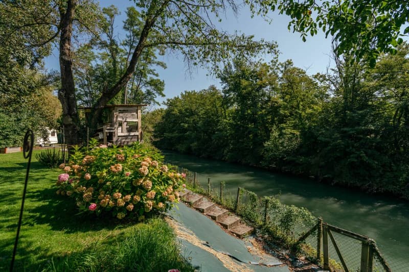 History, style, and nature - your residential jewel on the Reuss canal (7)