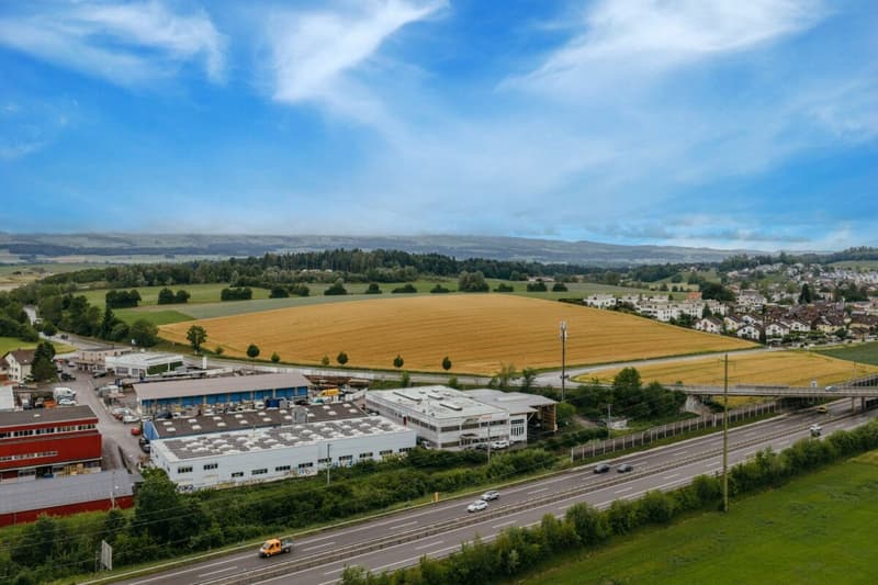 Attraktive Gewerbe- und Lagerflächen an Top-Verkehrslage zwischen Zürich und Zug (20)