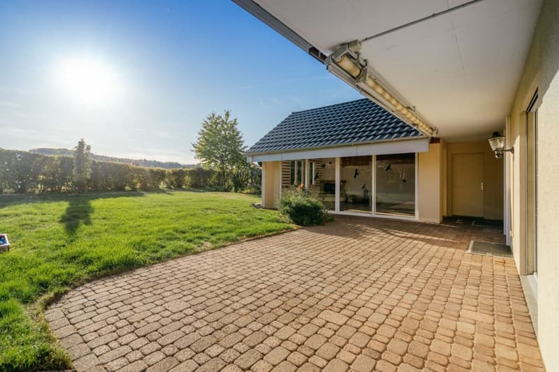 Freistehendes 6½-Zimmer Einfamilienhaus mit Wintergarten und viel Umschwung (17)