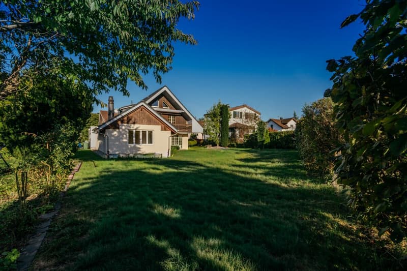 Freistehendes 6½-Zimmer Einfamilienhaus mit Wintergarten und viel Umschwung (19)