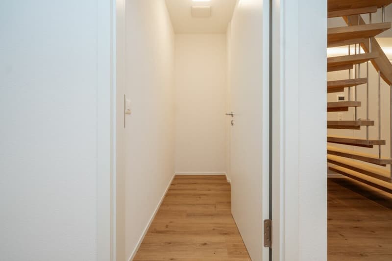Charmante 5-Zimmer-Maisonettewohnung mit Galerie, Dachterrasse und Loggia (17)