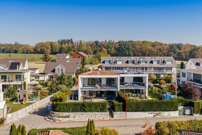 Modernes Wohnen mit Weitblick - 4½-Zimmer-Doppeleinfamilienhaus mit grossem Garten und viel Privatsphäre (1)