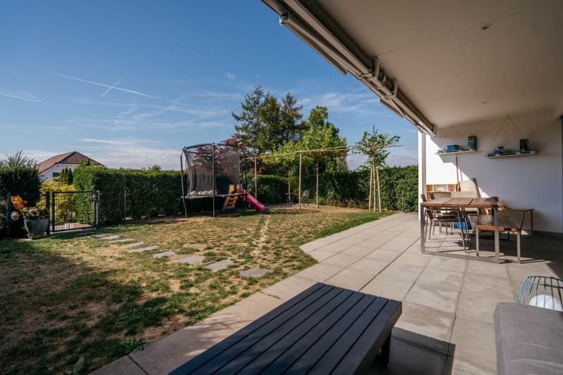 Modernes Wohnen mit Weitblick - 4½-Zimmer-Doppeleinfamilienhaus mit grossem Garten und viel Privatsphäre (9)