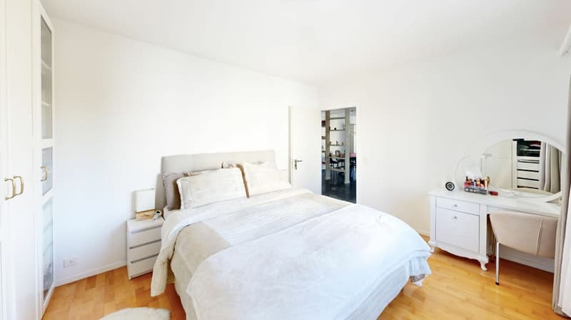 STILVOLLE 4.5-ZIMMER-WOHNUNG IN SCHÖNBÜHL (5)
