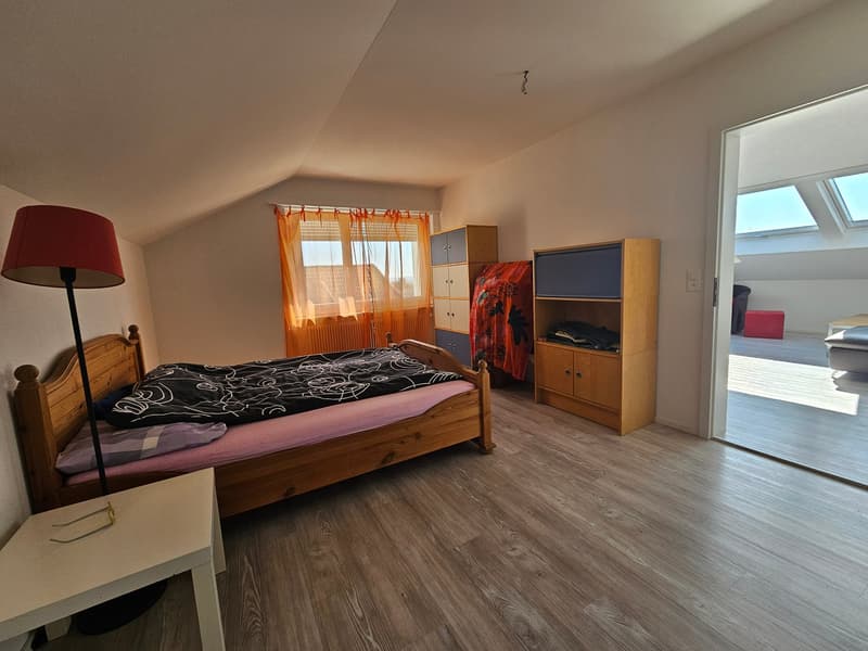 Charmante 2.5-Zimmer-Dachwohnung an ruhiger Lage in Bettlach (5)