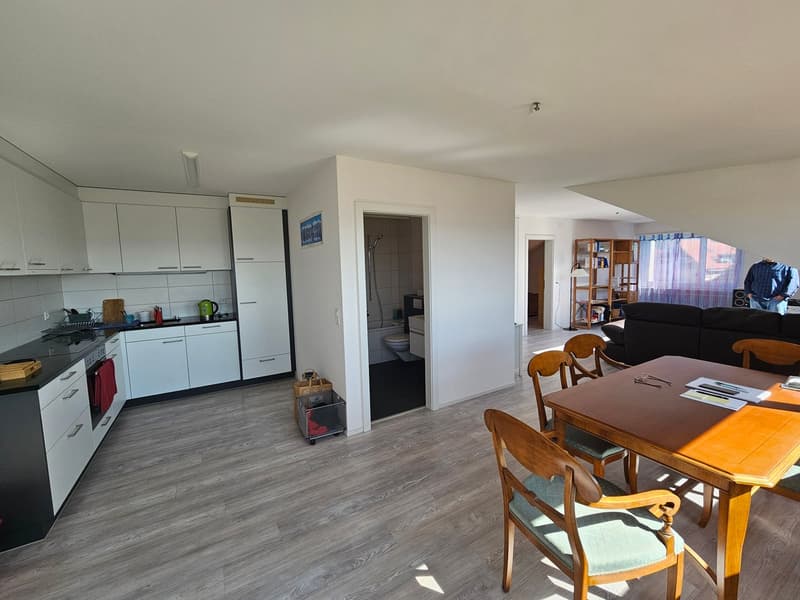 Charmante 2.5-Zimmer-Dachwohnung an ruhiger Lage in Bettlach (4)