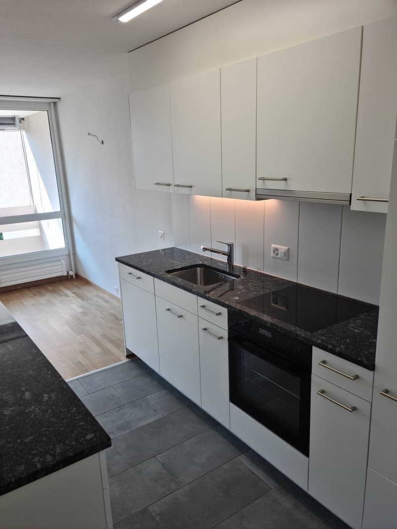 Sanierte 3.5-Zimmerwohnung mit Balkon in Schliern bei Köniz (2)