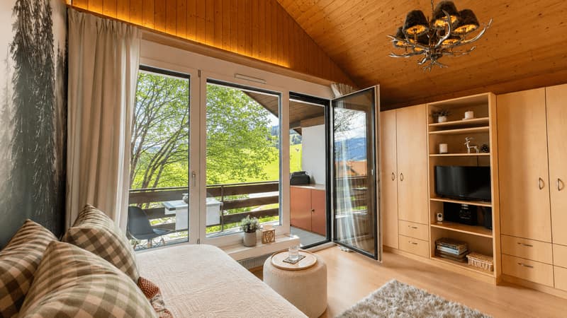 Möbliertes Ferien-Studio mit Ski-in, Balkon und Parkplatz (2)