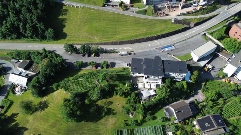 Hotel & Restaurant mit Einliegerwohnungen, Rebberg und Bauland in Premiumlage am Walensee (3)