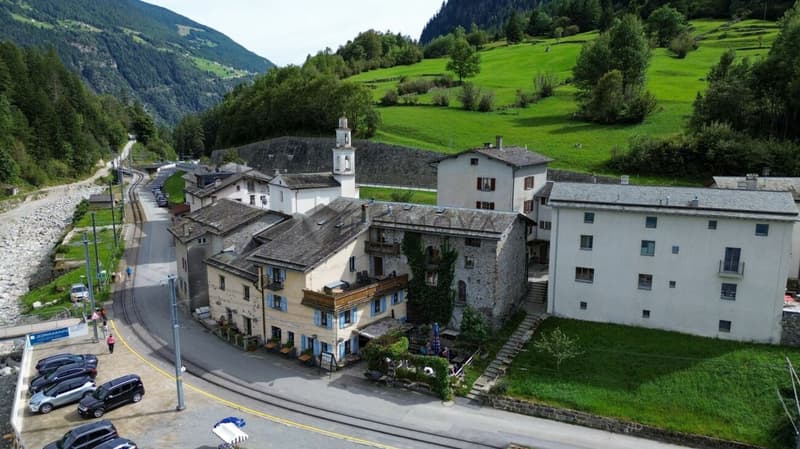 Hotel & Restaurant mit Einliegerwohnungen in Miralago (2)