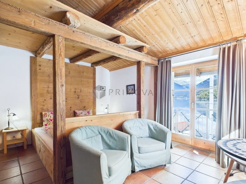 Hotel & Restaurant mit Einliegerwohnungen in Miralago (10)