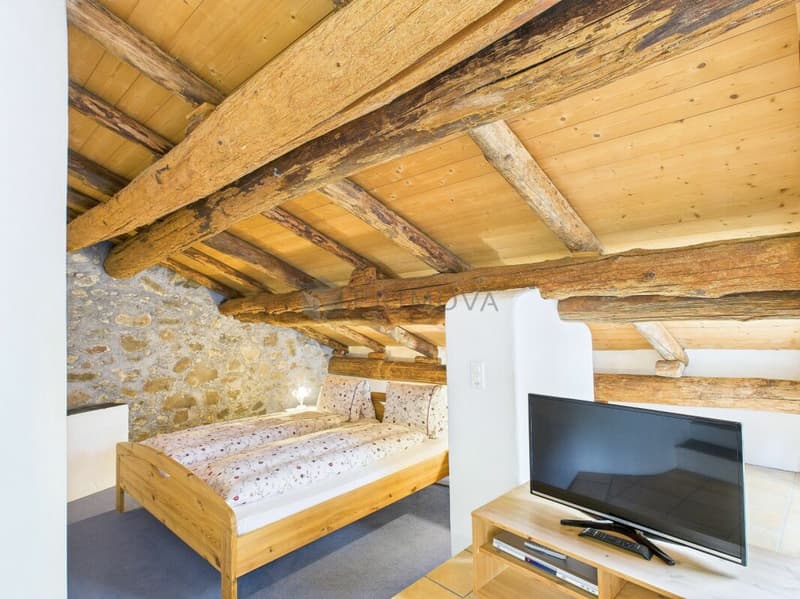 Hotel & Restaurant mit Einliegerwohnungen in Miralago (13)