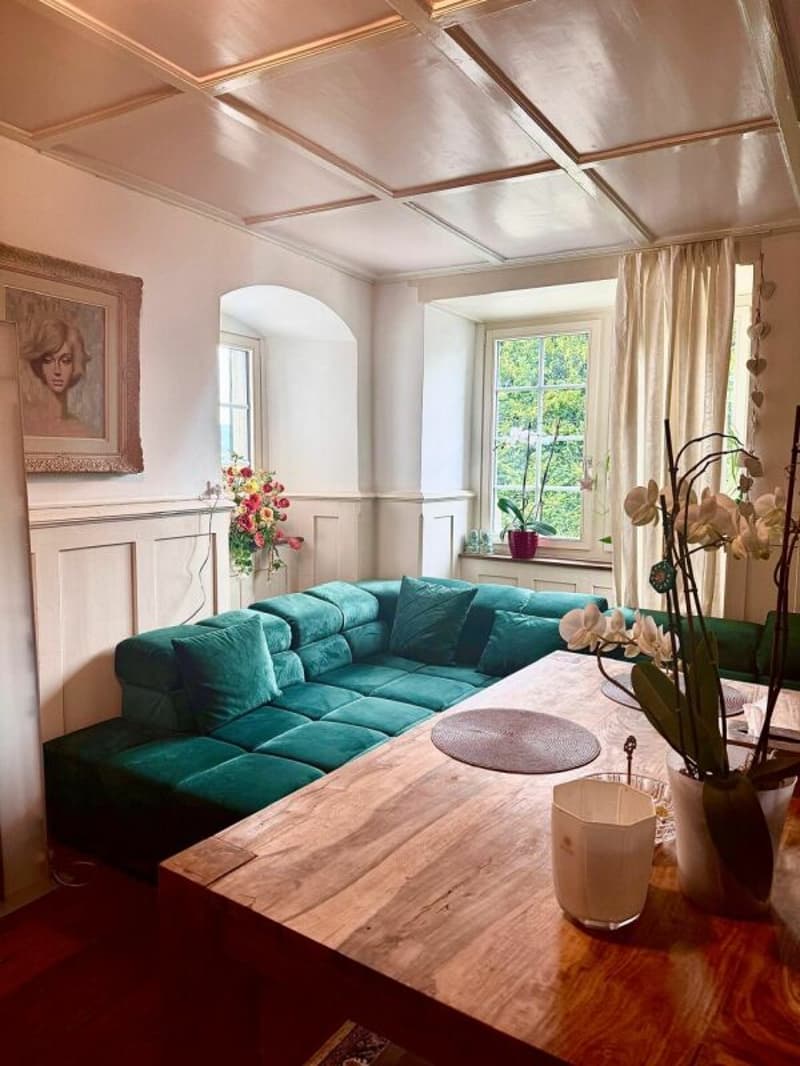 Wohnen mit Charakter - stilvolle 6.5 Zimmer Wohnung am Zürichsee (1)