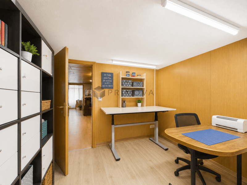 Familienfreundliches 5.5 Zimmer-Reihenhaus mit viel Platz und sonnigem Aussenbereich (10)