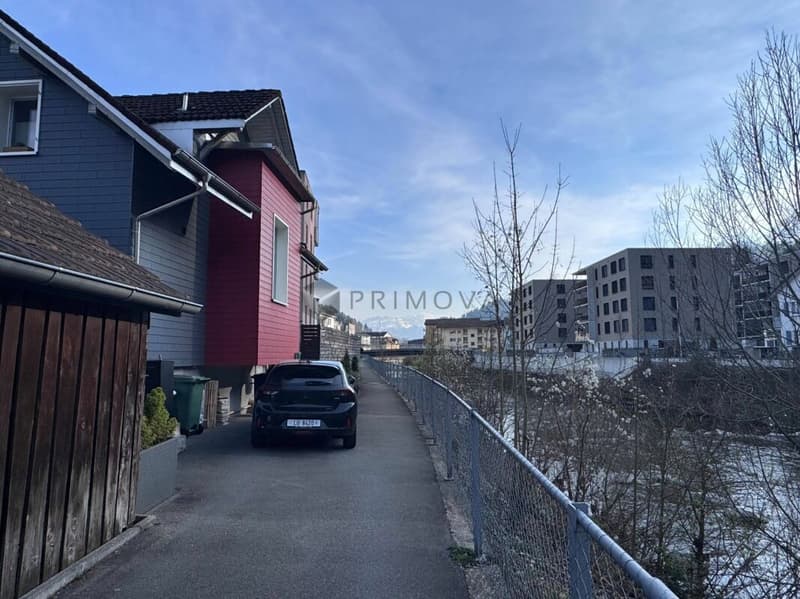 Ihre Chance auf ein charmantes Eigenheim mit grosser Terrasse direkt am Fluss! (8)
