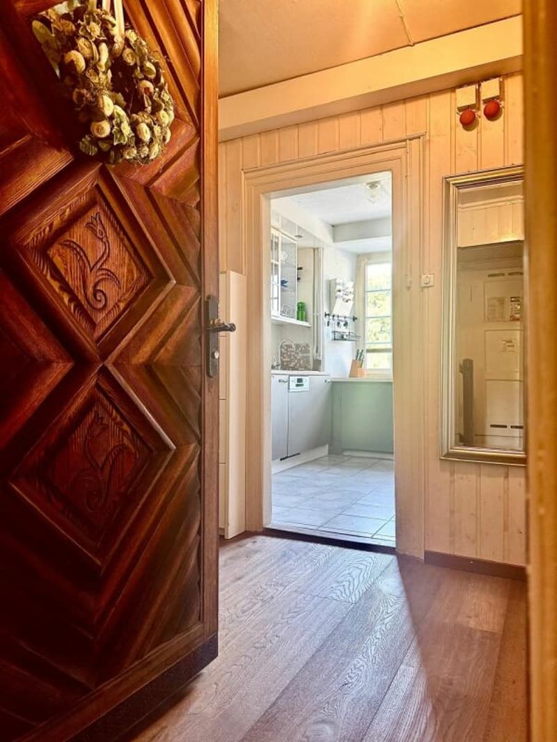 Wohnen mit Charakter - stilvolle 6.5 Zimmer Wohnung am Zürichsee (2)