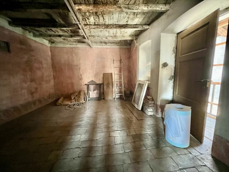 Historischer Charme sucht kreative Visionäre - Einfamilienhaus mit idyllischem Innenhof in Ligornetto (6)
