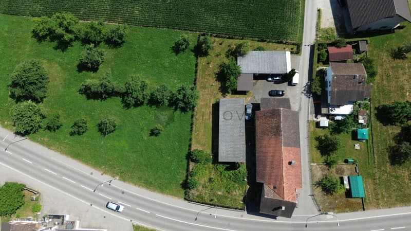 Bauernhaus mit Nebengebäuden auf 2'000m² Grundstück mit Entwicklungspotenzial (5)