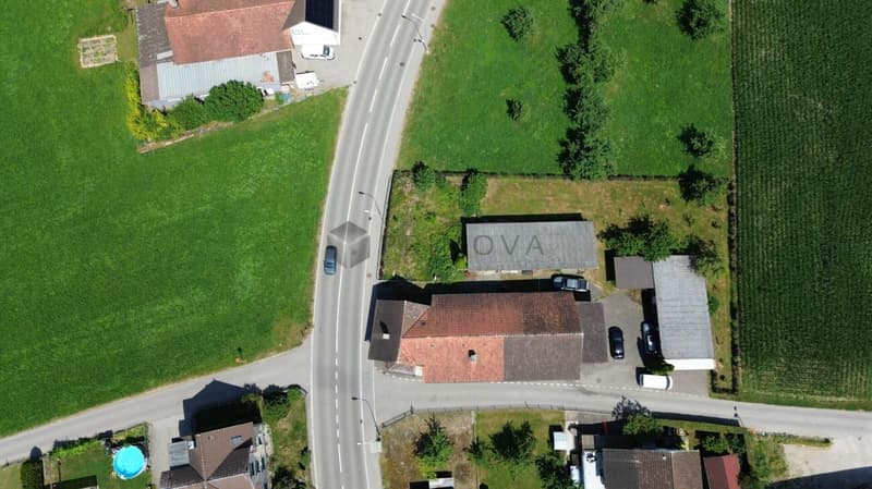 Bauernhaus mit Nebengebäuden auf 2'000m² Grundstück mit Entwicklungspotenzial (6)