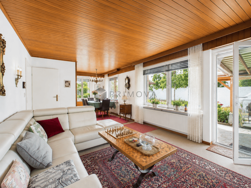 Repräsentatives Anwesen mit Einliegerwohnung, Wintergarten und Swimmingpool (4)