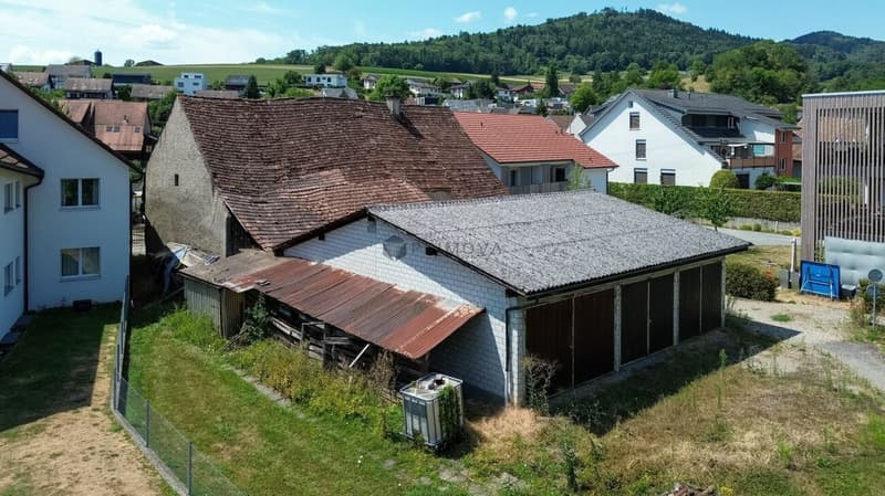Vielfältige Möglichkeiten auf grosszügigem Grundstück (1)