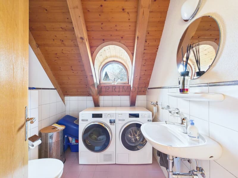 Wohnen mit Weitblick - Attraktive 4.5 Zimmer Dachwohnung mit Galerie (8)