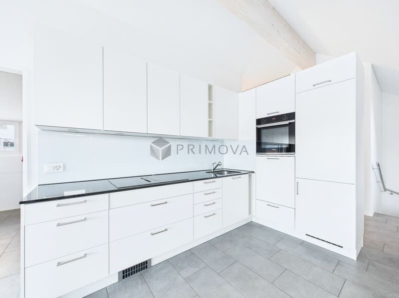 Helle 4.5 Zimmer-Wohnung mit schöner Aussicht und attraktivem Wohnkomfort (4)