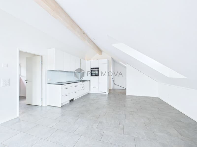 Helle 4.5 Zimmer-Wohnung mit schöner Aussicht und attraktivem Wohnkomfort (3)