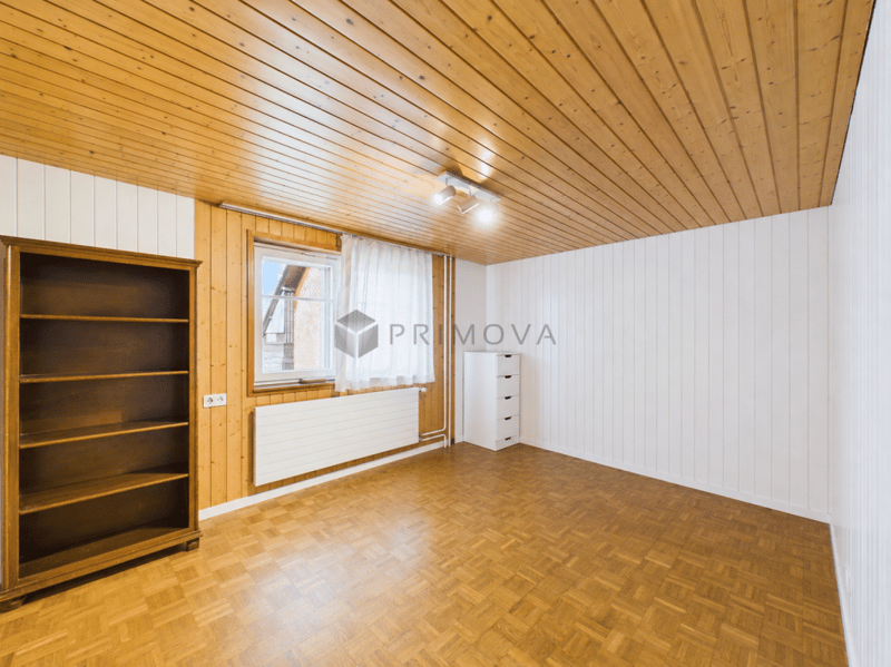 Modernisiertes Zweifamilienhaus mit Weitblick, Doppelgarage und viel Platz (12)