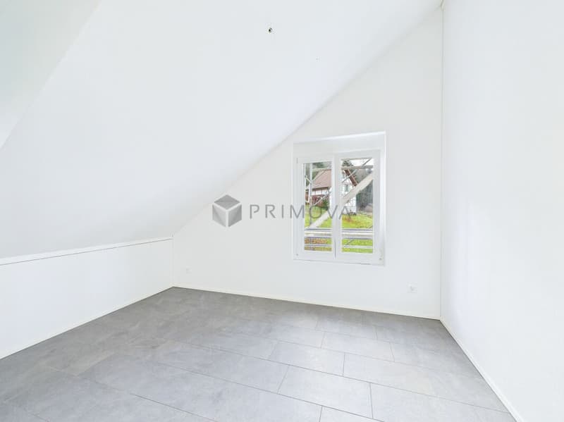 Helle 4.5 Zimmer-Wohnung mit schöner Aussicht und attraktivem Wohnkomfort (3)