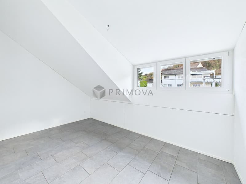 Helle 4.5 Zimmer-Wohnung mit schöner Aussicht und attraktivem Wohnkomfort (4)