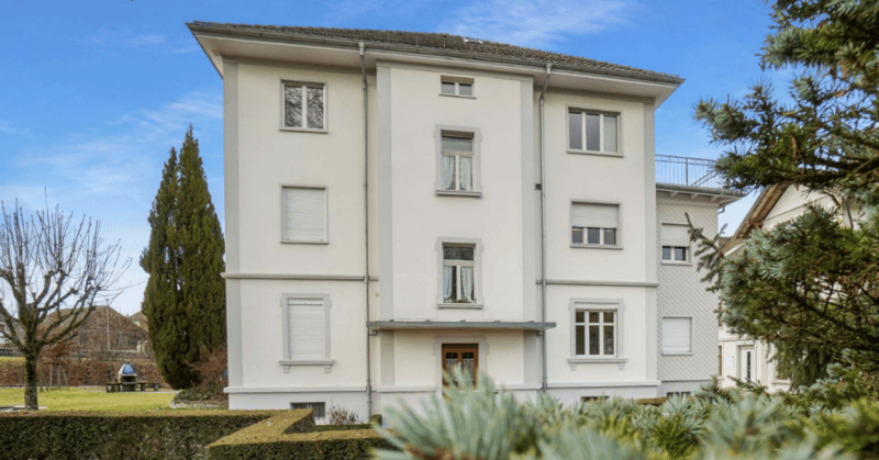 Grosszügige 5.5 Zimmer-Wohnung mit Balkon und Dachterrasse (2)