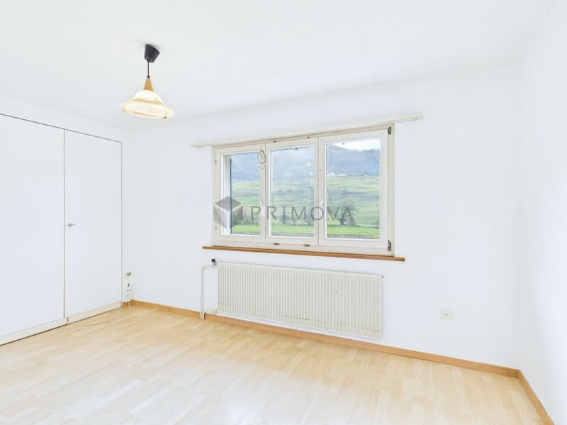 Grosszügiges 5.5 Zimmer-Doppeleinfamilienhaus an ruhiger Lage mit viel Raum für Ihre Ideen (6)