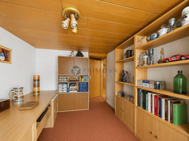 Familienfreundliches 5.5 Zimmer-Reihenhaus mit viel Platz und sonnigem Aussenbereich (9)