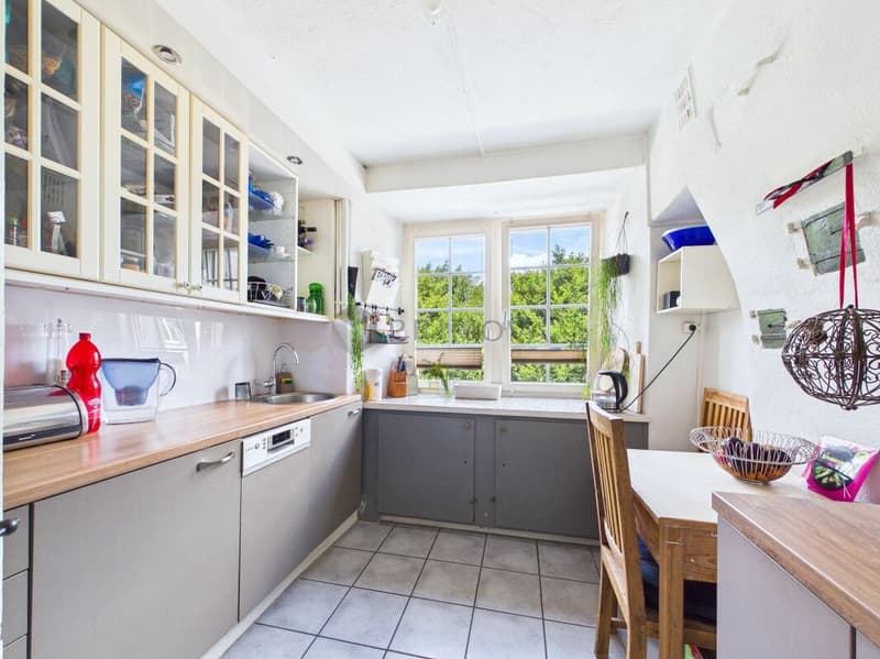 Stilvolle 6.5 Zimmer Wohnung mit Charakter am Zürichsee (4)