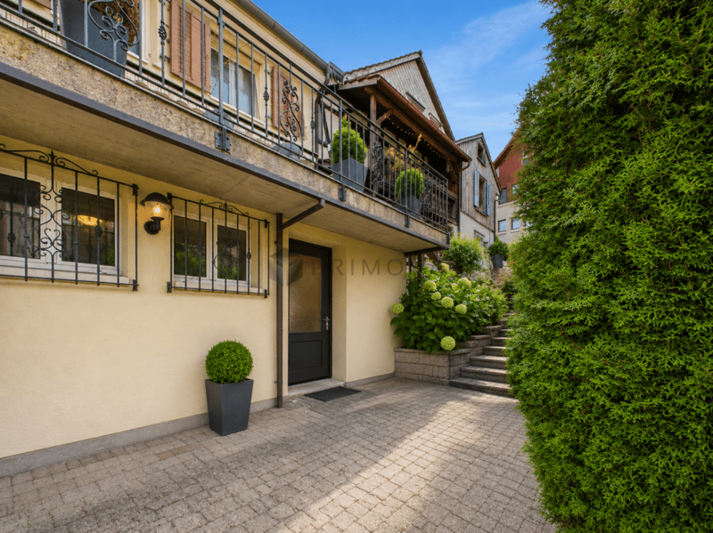 Familienfreundliches 5.5 Zimmer-Reihenhaus mit viel Platz und sonnigem Aussenbereich (12)