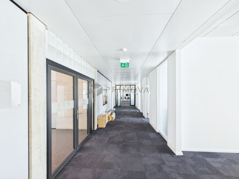 Attraktive und helle Bürofläche an bester Lage in Zürich Oerlikon (3)