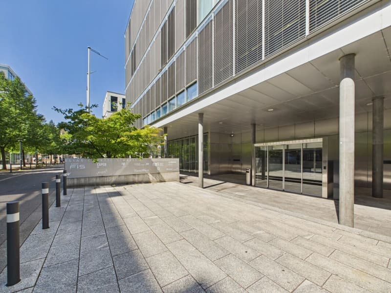 Repräsentative Bürofläche an bester Lage in Zürich-Oerlikon (2)