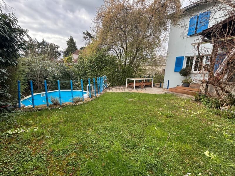 Dieses einzigartige und top gelegene Einfamilienhaus sucht einen neuen Besitzer! (7)