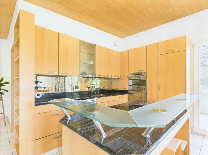 Wohnen am See: Möblierte 2.5 Zi.-Ferienwohnung mit Panorama-Terrasse & Parkplatz (3)