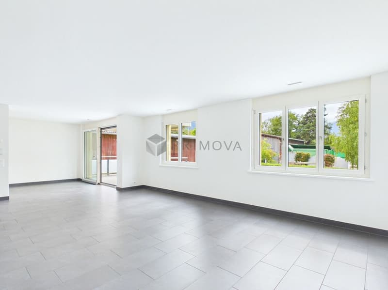 Hochwertig renovierte 4.5 Zimmer-Wohnung mit sonniger Südterrasse in Trimmis (2)
